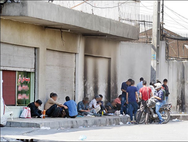 شاهراه اقتصادی کشور جولانگاه معتادین/ استعمال دخانیات در میادین اصلی چابهار