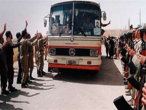 مسافر "مینی بوس سرخی" که پس از ۴ سال به میهن بازگشت/ روایت فرمانده گردان غواصی مالک اشتر از دوران اسارت