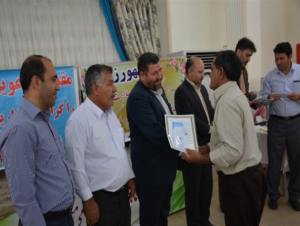 برگزاری مراسم تجلیل از بهورزان شهرستان آزادشهر + تصاویر