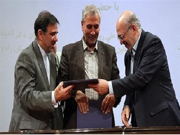 اختلافات کابینه هرروز علنی‌تر می‌شود/ ریل خوابی وزیر صنعت علیه آخوندی!