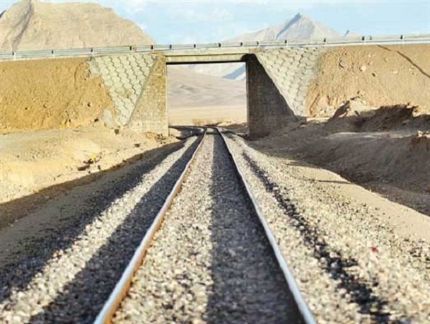 پیشرفت 22 کیلومتری در زیرسازی راه آهن سنگ بست-فریمان