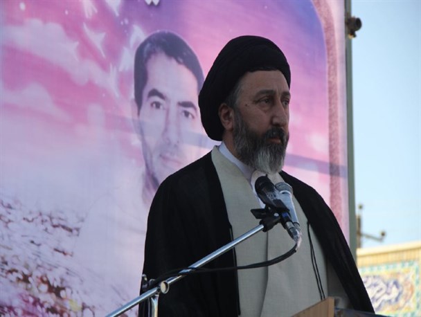 نویسندگان با قلم خود مظلومیت شهدای حادثه منا را فریاد بزنند