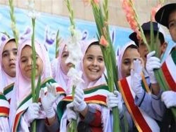 4هزار بسته آموزشی میان دانش آموزان کرمانشاهی توزیع شد