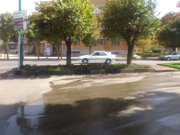 آبیاری خیابان های همدان به جای فضای سبز