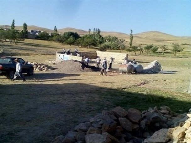 همت جهادگران دانشجو ی زنجانی در ساخت خانه محرومان+ تصاویر