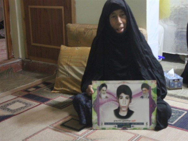 مادران شهدا برای مسئولین دعا کنند/ مادر شهید: در عالم خواب از شهید میوه بهشتی گرفتم