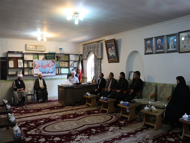 مداحان، مداح و ذاکر اهل بیت(ع) باشند/ خدا فراموشی و بی تقوایی از دلایل وقوع حادثه عاشورا بود