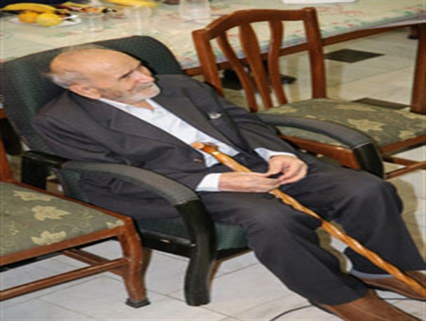 از پدر شهیدان «واضحی فرد» به عنوان نیکوکار برتر آشتیان تجلیل شد