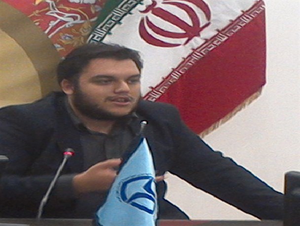 حضور فتنه گران و حامیان آن ها در دانشگاه ها ادامه دارد / تشکل های یکبار مصرف  کلیپ هائی با تصاویر سران فتنه تولید می کنند