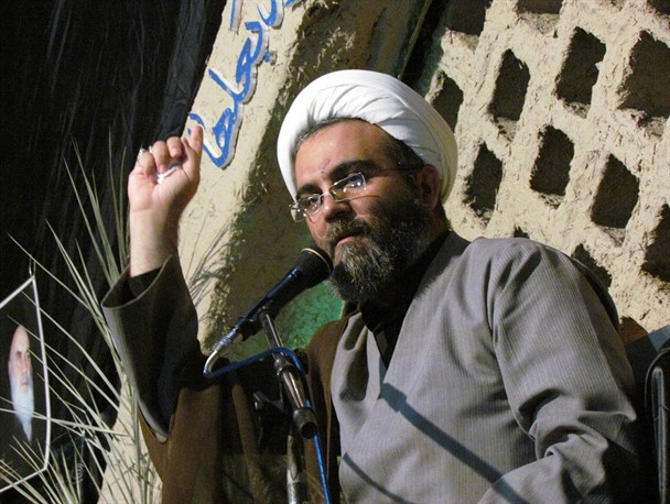 با صراحت بگویید میخواهیم خلاف گفته های امام(ره) با شیطان مذاکره کنیم/ مسیر عرفان از مسیر 22 بهمن جدا نیست