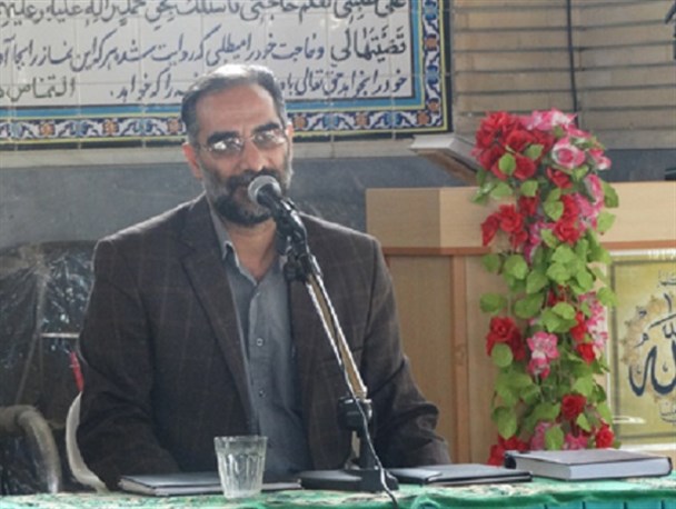 مداحی یعنی ترسیم الگوهایی که محور آن اهل بیت (ع) باشند/ عزادارى نوعى برائت از ظالمان است