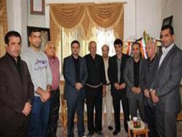 دیدار مدیرکل ورزش و جوانان مازندران با قهرمان کشتی جهان