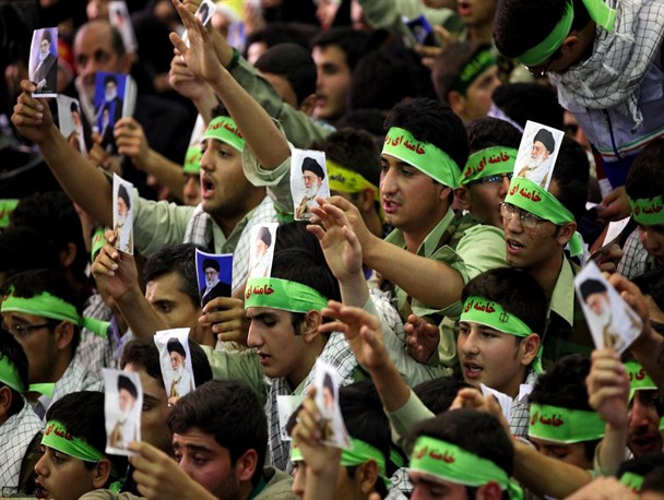 وظیفه جوانان انقلابی در جنگ نرم دشمن