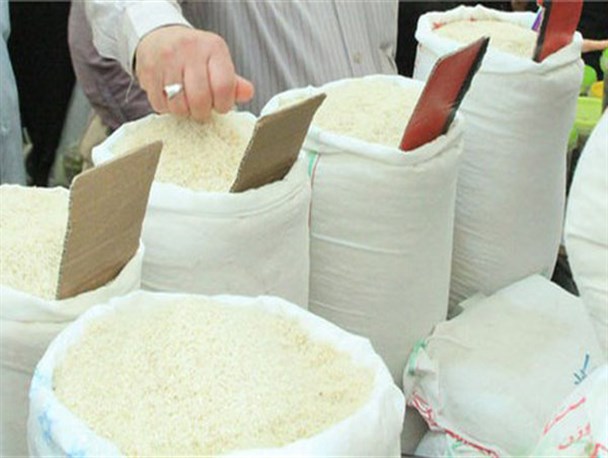 توزیع برنج سهیمیه نذورات ماه محرم و صفر در گیلانغرب
