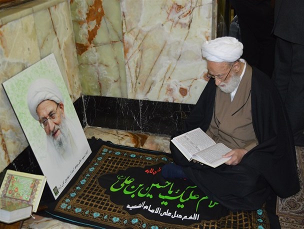 سومین سالگرد آیت‌الله مهدوی‌کنی بر سر مزارش برگزار شد