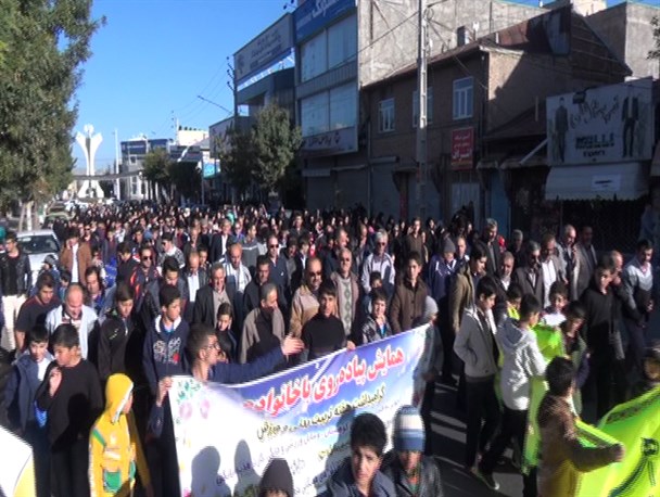 همایش پیاده روی خانوادگی در شهر خلخال برگزار شد