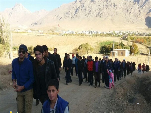 برگزاری پیاده‌روی خانوادگی در فریدونشهر/ تصاویر