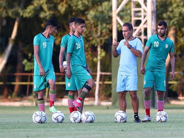 اعلام اسامی ۲۳ بازیکن تیم امید برای سفر به تاجیکستان/ ۳ استقلالی در لیست مهدوی‌کیا