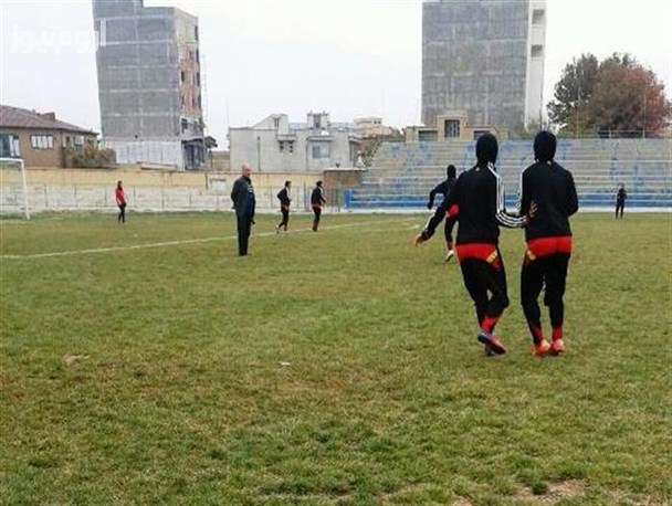 حضور مربی مرد به عنوان سرمربی تیم بانوان در ارومیه+تصاویر