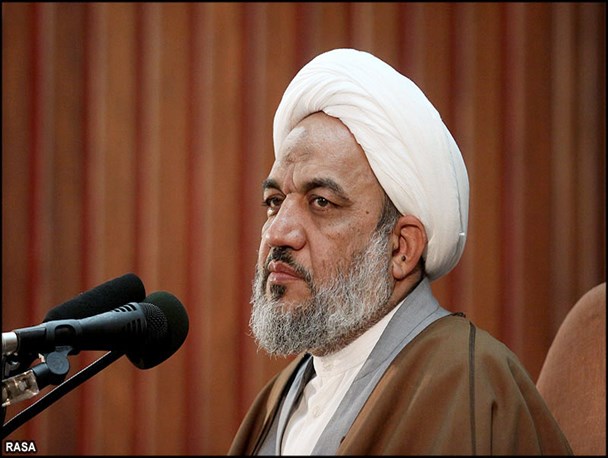 در آستانه ی انتخابات برخی از نامزدها مثل فرهنگ غرب همه ی نظرها را حق می دانند!/عزت و عظمت اسلام را نباید جلو غرب گرایان ذبح کرد