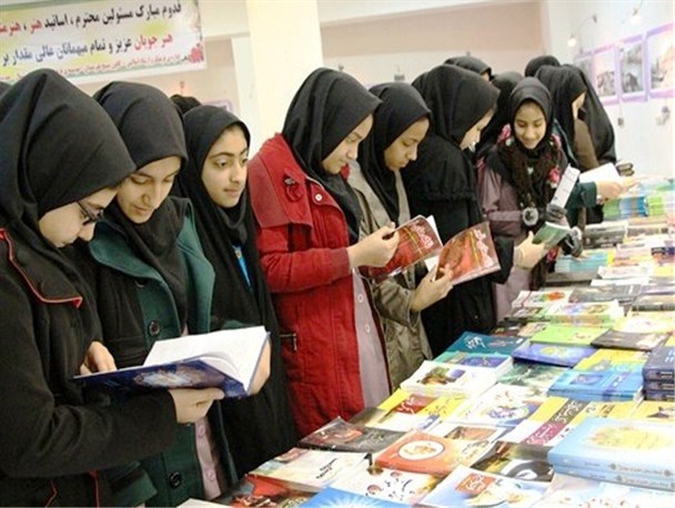 افتتاح نمایشگاه کتاب در شهرستان نکا/تصاویر