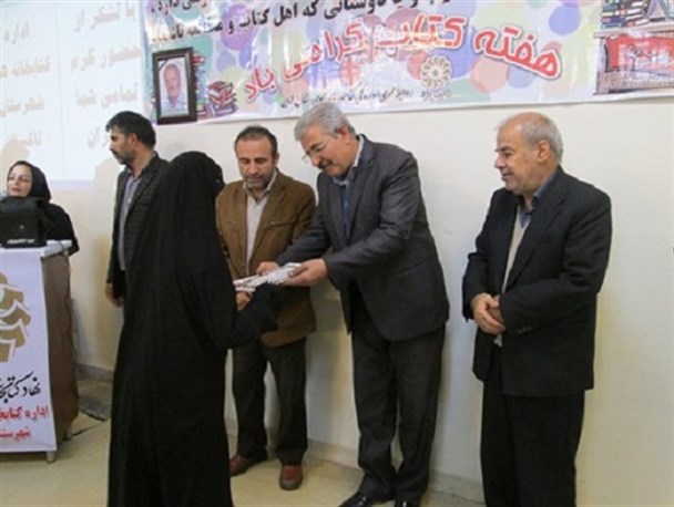 کتابخوانان برتر تاکستانی تجلیل شدند