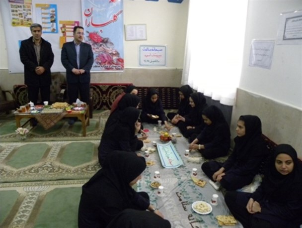 صبحانه سالم از برنامه های ترویجی پایگاههای تغذیه سالم در مدارس است/والدین کودکان را به خوردن صبحانه تشویق کنند