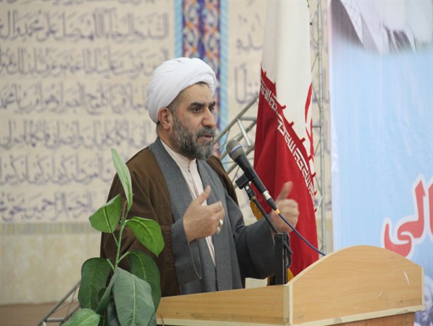 دشمن شریعت و ولایت را هدف گرفته است/ نسخه یکسان برای همه مناطق کارایی ندارد