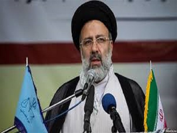 اربعین برافراشتن پرچم عزت و افتخار است/ خون شهدای کشورمان سبب بیداری ملت‌های مسلمان شد