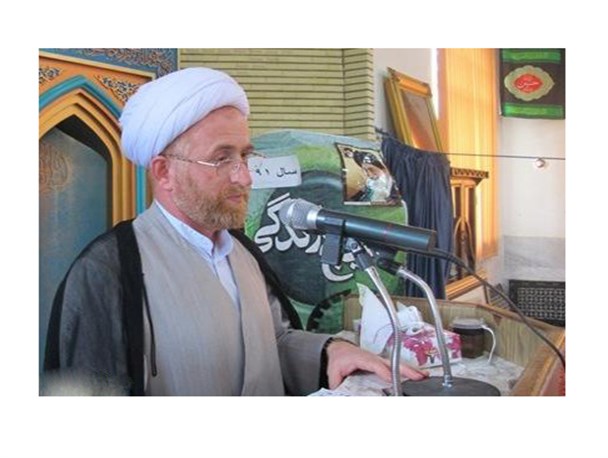 ترامپ و کلینتون یک تیغ دولبه هستند/ در قلع و قمع کشورهای غیر همسو با آمریکا لحظه ای تردید ندارند