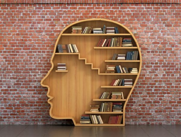 متاسفانه برای همه چیزی هزینه می کنیم جز کتاب
