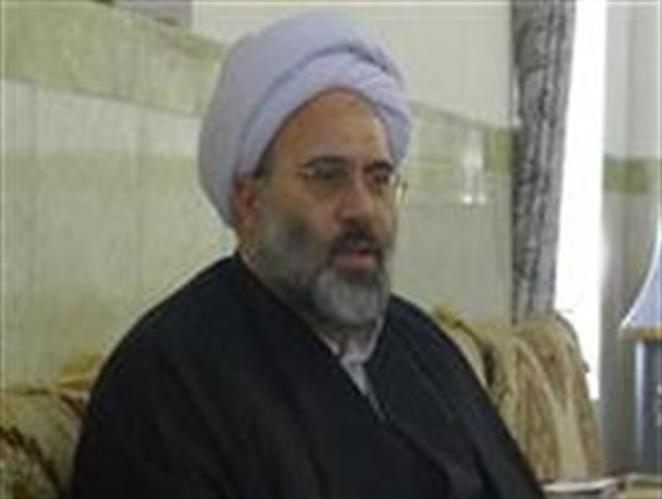 طرفدار بارسلونا هستم و بازیکن مورد علاقه ام کریستین رونالدو است