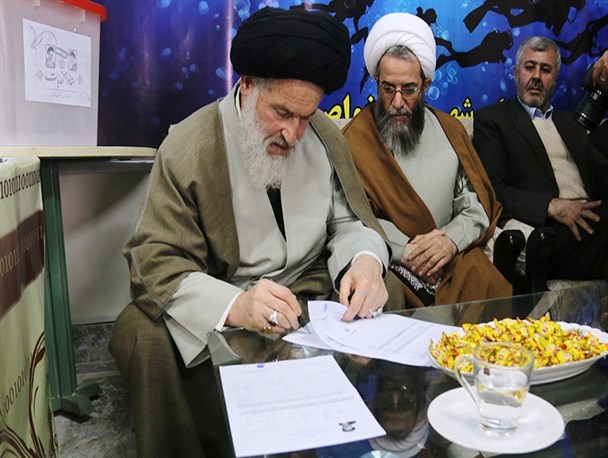 آیت‌الله توکل برای حضور در انتخابات خبرگان رهبری ثبت‌نام کرد /تصاویر