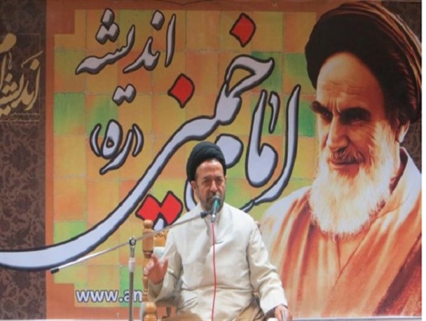 تحلیل اندیشه امام بهترین راه مبارزه با نفوذ/ مشاور دولت می‌گوید:کسی که هواپیما سوار نشده‌ و غذای خوب نخورده‌ حق حرف زدن ندارند!