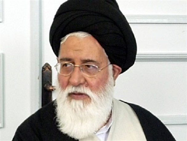 نماینده ولی فقیه در خراسان رضوی به مقام شامخ شهدای تربت حیدریه ادای احترام کرد
