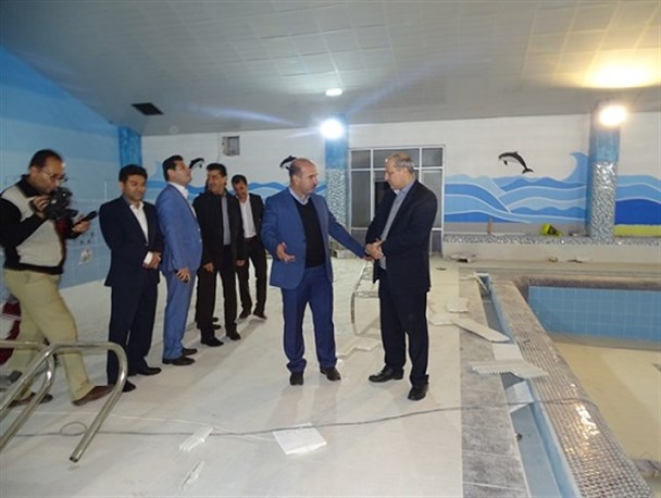 بازدید معاون پشتیبانی وزارت ورزش و جوانان از مراحل ساخت استخر سر پوشیده جهرم