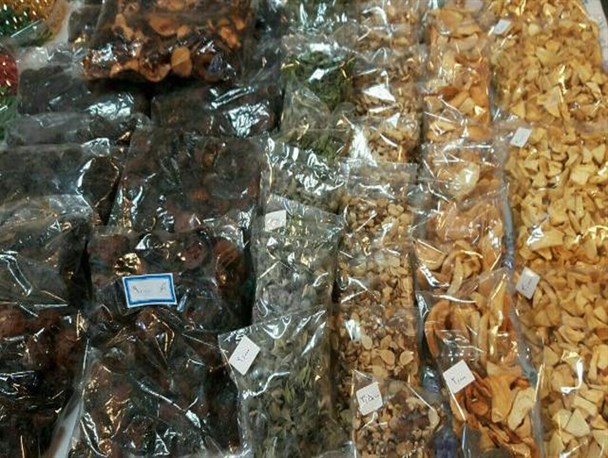 برپایی نمایشگاه فروش زمستانه ویژه شب یلدا توسط زنان توانمند روستای جابان دماوند+تصاویر