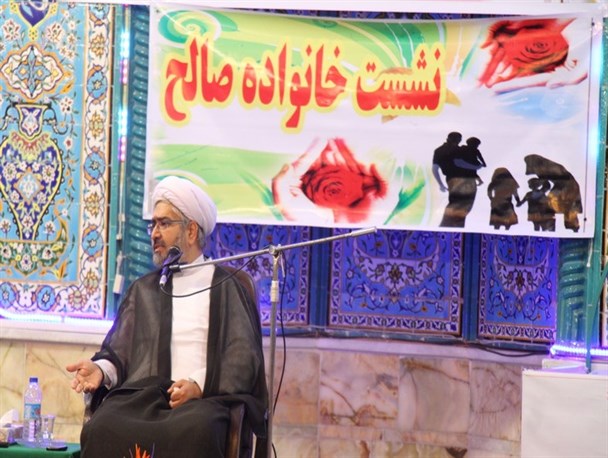 نشست خانواده صالح با حضور حجت الاسلام دهنوی در الوند