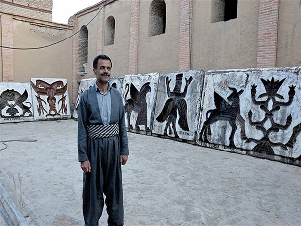 90 متر اثر هنری در سایه بی‌توجهی مسئولین شهری/مجسمه هفت متری «آرش کمانگیر» در حال تکمیل است/شهرداری نخواهد، به استان‌های دیگر می‌فروشم