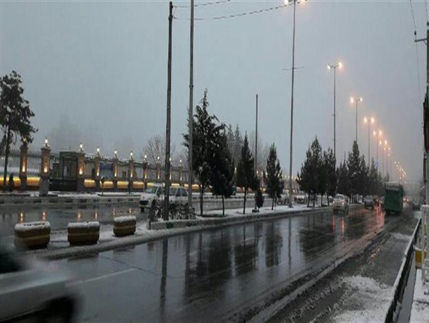 با بارش برف باز هم تاکسی در ارومیه کمیاب شد!