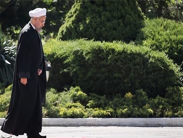 بحث عبور از روحانی؛ تاکتیک جدید اصلاحات برای فرار از پاسخگویی به افکار عمومی