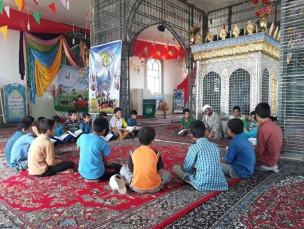 مجاهدت تبلیغی یک روحانی در روستای «اسفندان»/حرکت در جاده خدمت‌رسانی پای دل می‌خواهد