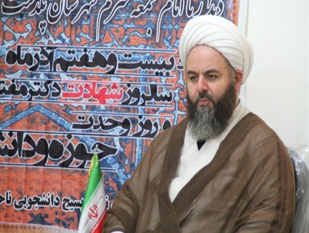 حوزه و دانشگاه برای معضلات اجتماعی راهکارهای مناسب ارائه کنند