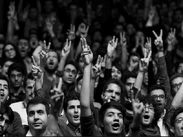 دانشگاه و دانشجو ابزاری برای مظلوم نمایی اصلاح طلبان