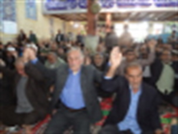 پیوند خوردن قلوب نمازگزاران لنده ای با خواندن دعای وحدت+تصاویر