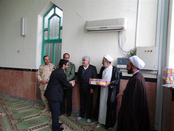 تجلیل از برندگان مسابقات کتابخوانی در پارس آباد