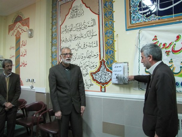 نواختن زنگ شورای آموزش و پرورش در مدارس شهرستان آزادشهر