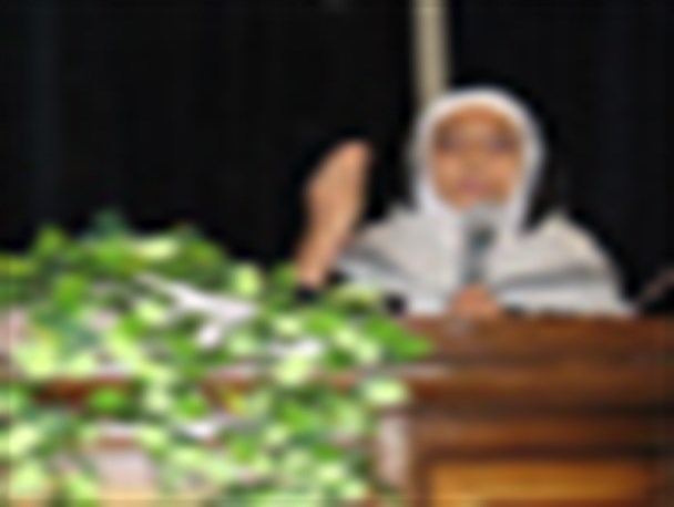 برگزاری یادواره شهدا توسط دانش آموزان مدارس شاهدحاجی آباد