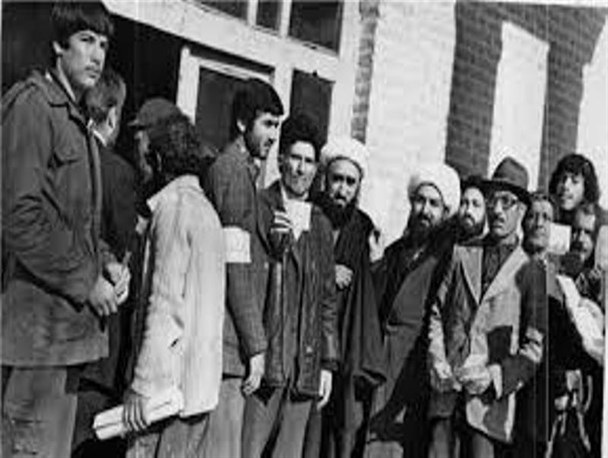 امیرآباد فراهان، مرکز مبارزات ضد رژیم شاهنشاهی/ از پاره کردن قرآن توسط نیروهای رژیم تا کتک زدن آیت الله شماعی در سرمای زمستان