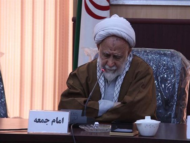 کاسه نباید داغ تر از آش باشد